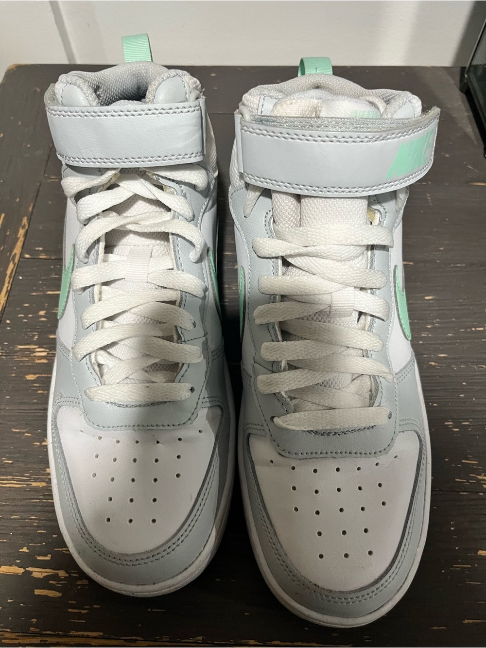 Nike Kids' Court Borough Mid 2 sneakers